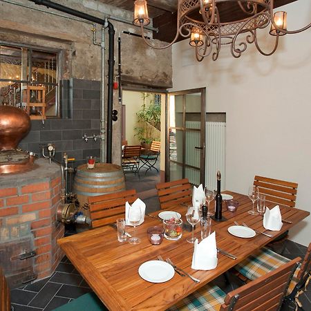 Schwarzer Adler Hotel Фогтсбург Екстериор снимка