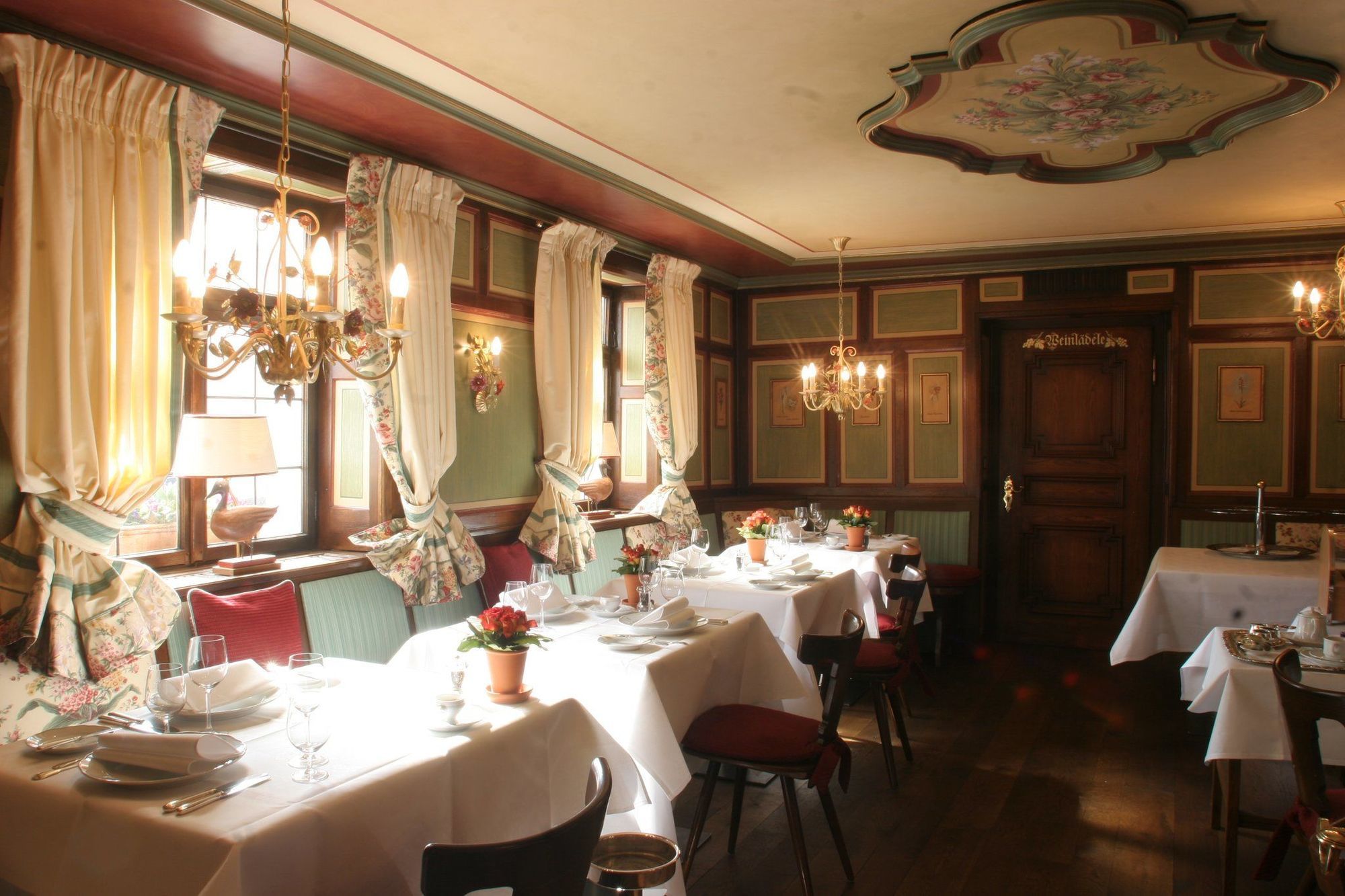 Schwarzer Adler Hotel Фогтсбург Ресторант снимка