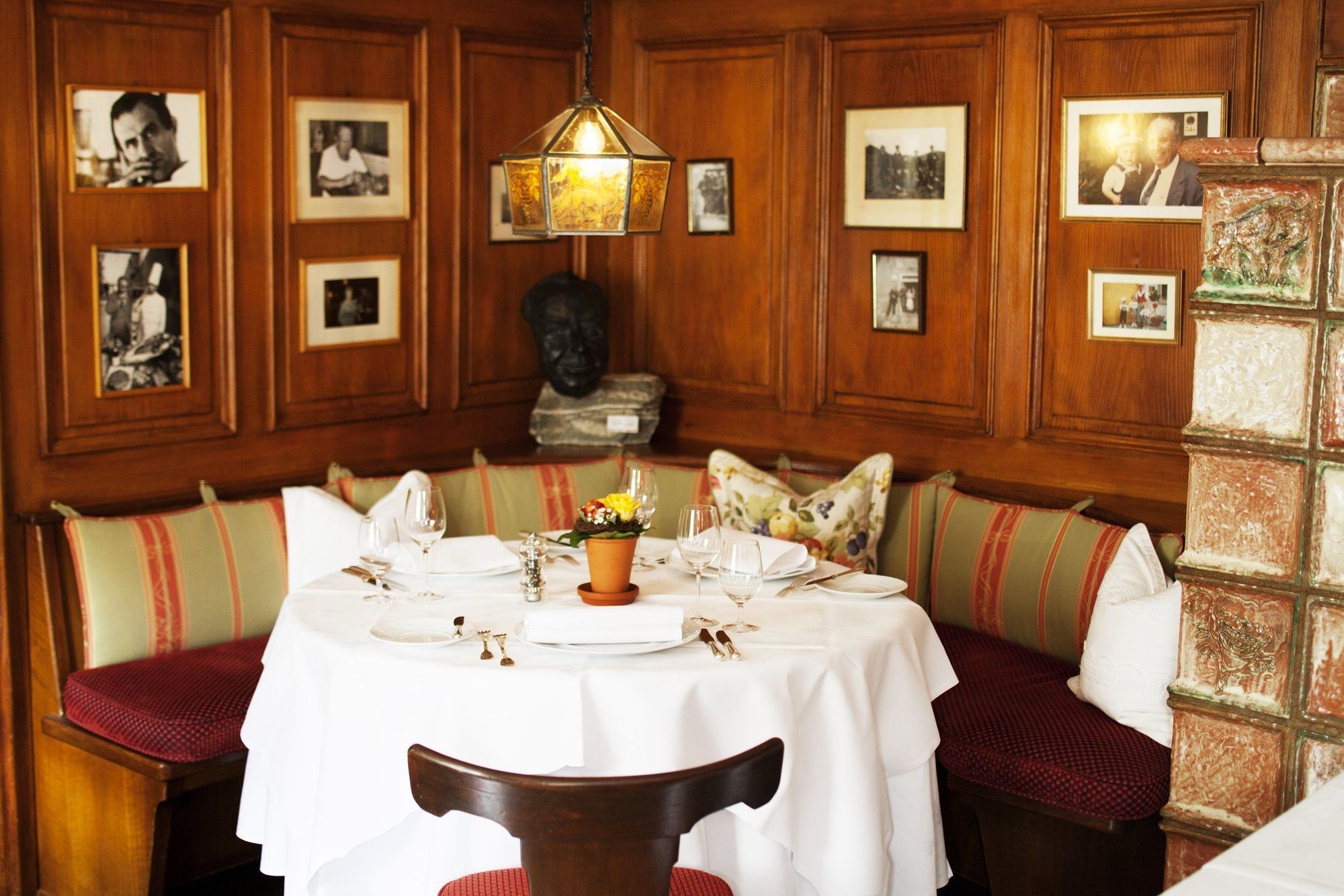 Schwarzer Adler Hotel Фогтсбург Ресторант снимка